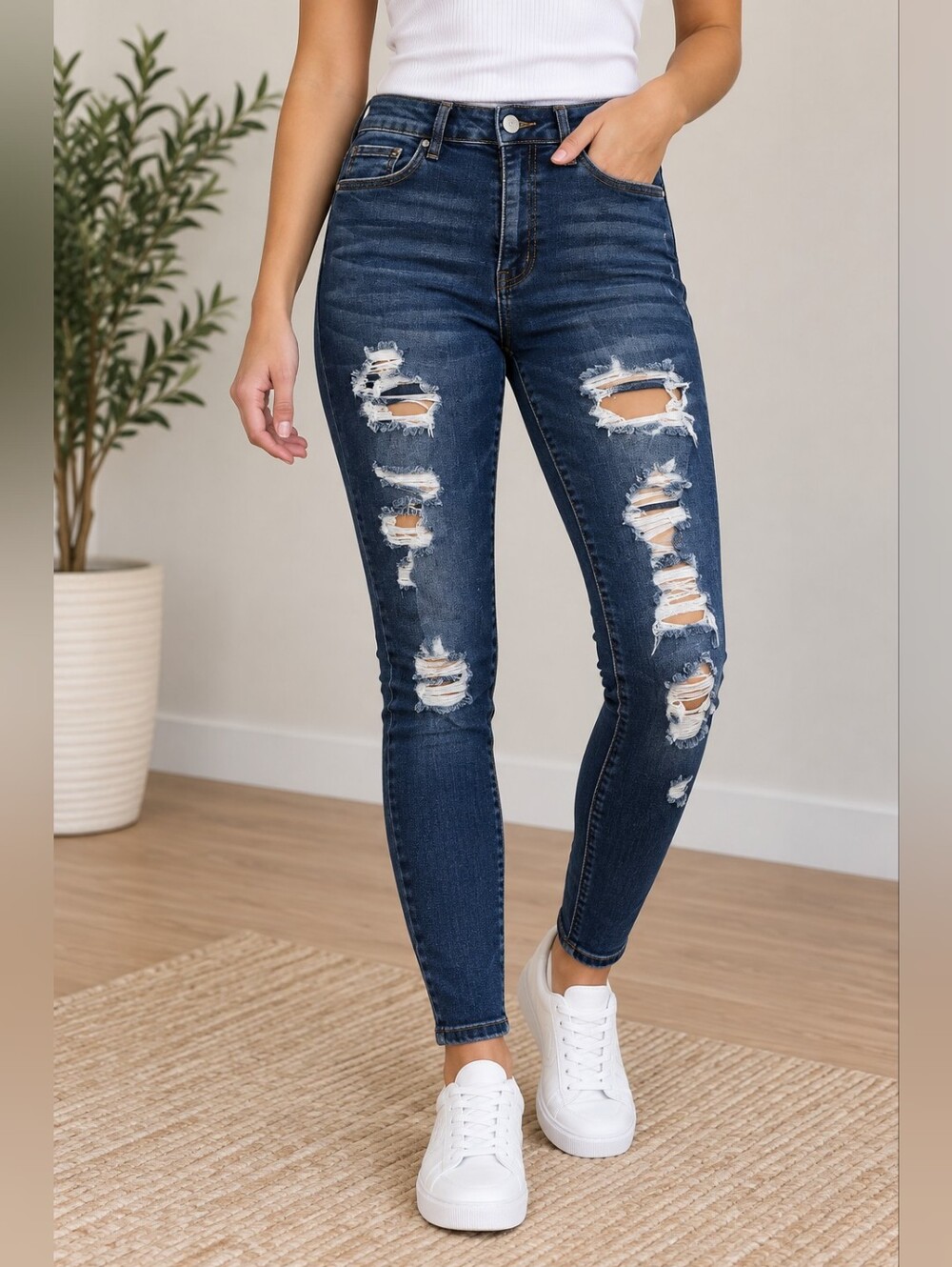 Refuge High Rise Distressed Skinny Jeans Dark Wash Size 27